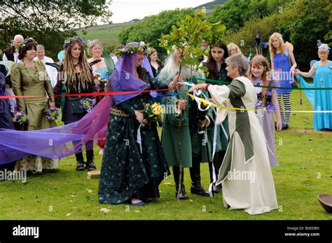 How to Choose the Perfect Location for Your Neo Pagan Handfasting Ceremony